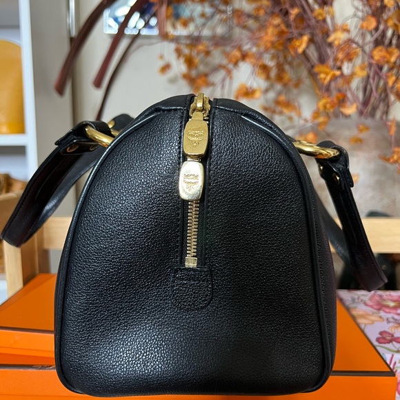 ❌SOLD❌MCM pebbled leather Boston bag - Picture 3 of 7